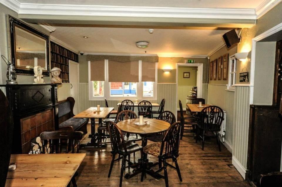 The Carpenter'S Arms Hotel Cambridge  Luaran gambar